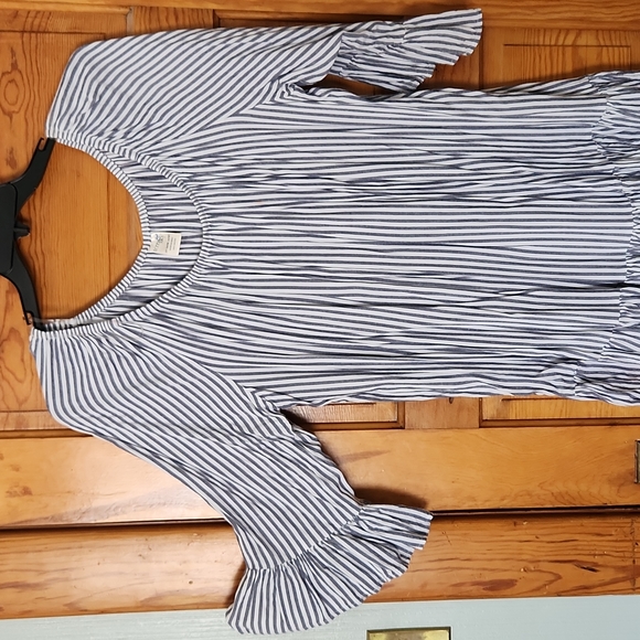 Flutter top blouse - Picture 2 of 3